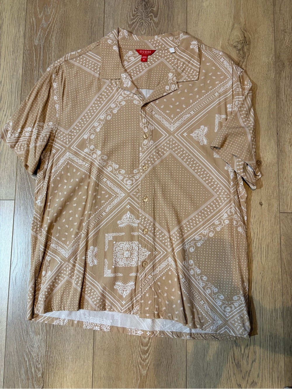 GUESS Bandana Paisley Camp Collar Shirt Tan Short Sleeve - Men’s Medium